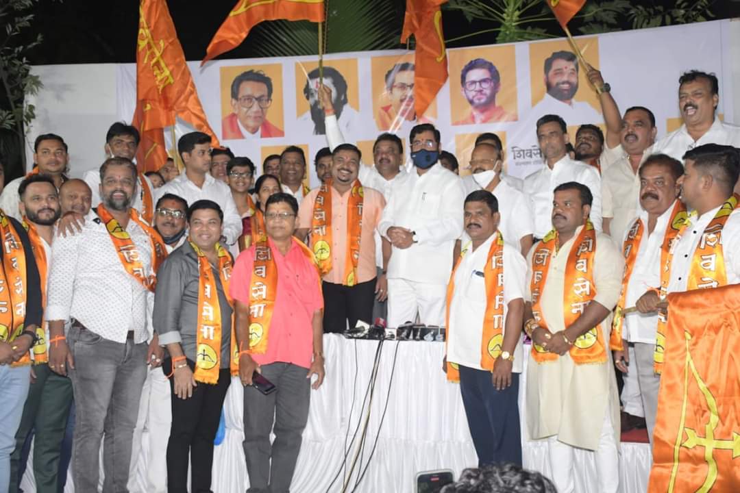 कल्याण डोंबिवलीत भाजपच्या तीन माजी नगरसेवकांचा शिवसेनेत जाहीर प्रवेश; निवडणुकीच्या पार्श्वभूमीवर राजकीय हादरे