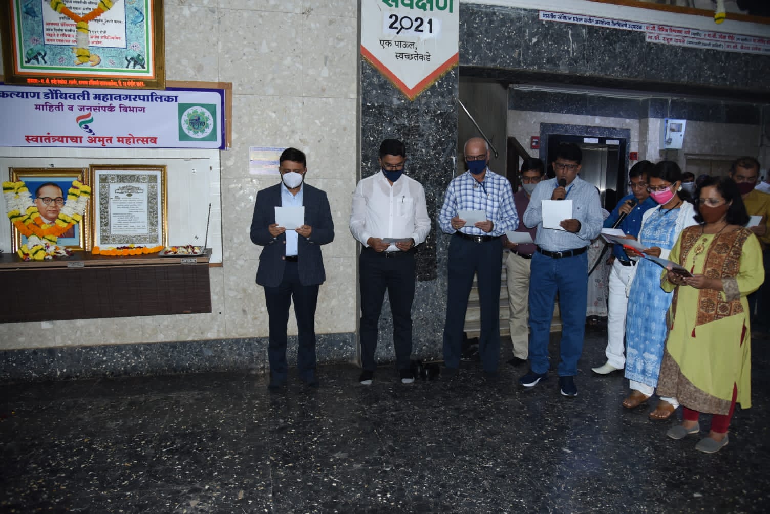 नागरिकांना सेवाभावाने आणि तत्परतेने सेवा दिल्यास संविधानाची मुल्य ख-या अर्थाने जोपासली जातील; महापालिका आयुक्त डॉ. विजय सूर्यवंशी