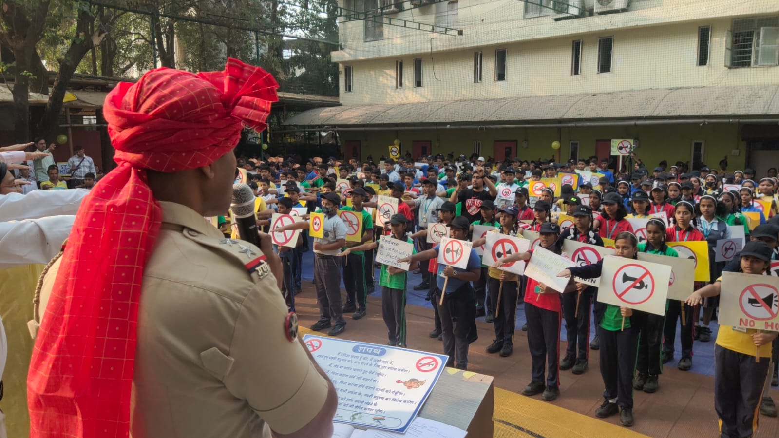 सेंट मेरीज शाळेचा महाराष्ट्र पोलीस स्थापना दिवसा निमित्ताने शांती वार्ता उत्सव