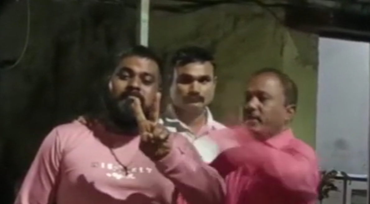 Kalyan Crime News : संतापजनक ! अल्पवयीन मुलीवर बलात्काराचा प्रयत्न करणाऱ्या नराधमाने पोलिसांसमोरच दाखवला माध्यमांना माज