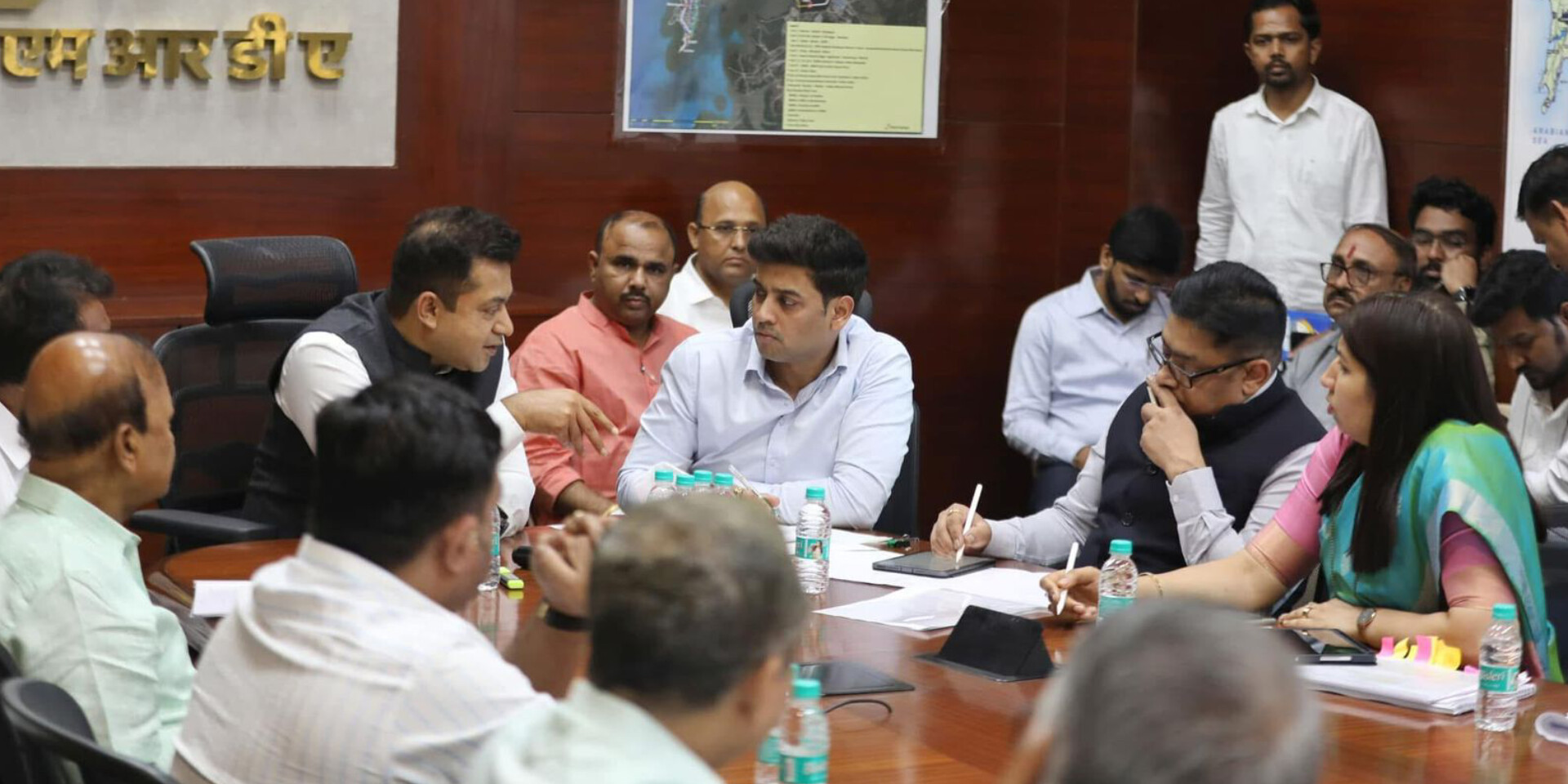 Kalyan Development Plan : कल्याण लोकसभा क्षेत्रातील वाहतुकीचा बदलणार चेहरामोहरा; MMRDA मुख्यालयात झाली आढावा बैठक