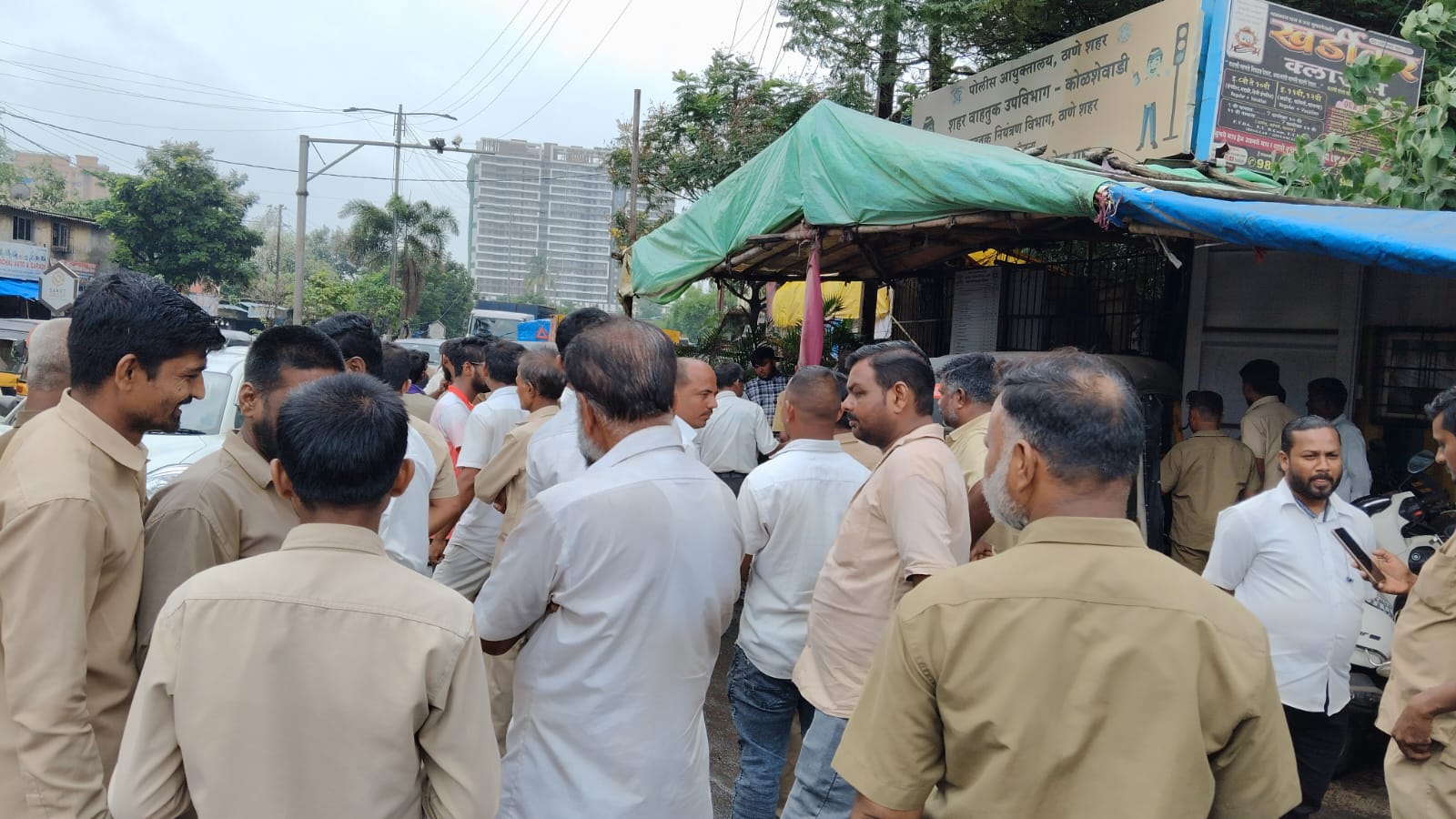 Rickshaw strike : रिक्षा चालकांचा चक्का जाम आंदोलनाचा ईशारा