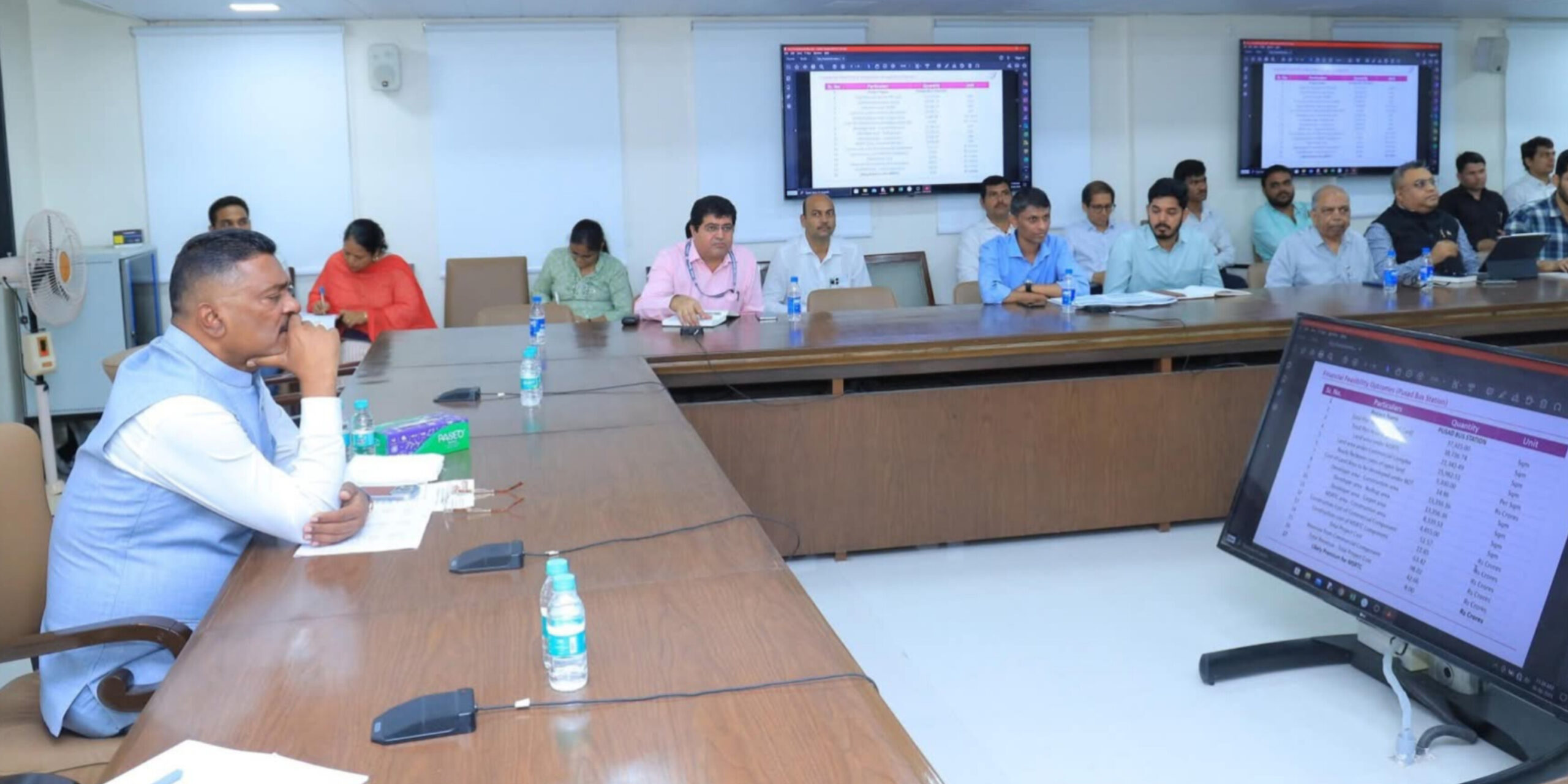 एसटीला खाजगी टूर्स अँड ट्रॅव्हल्स कंपन्यांची जोड?