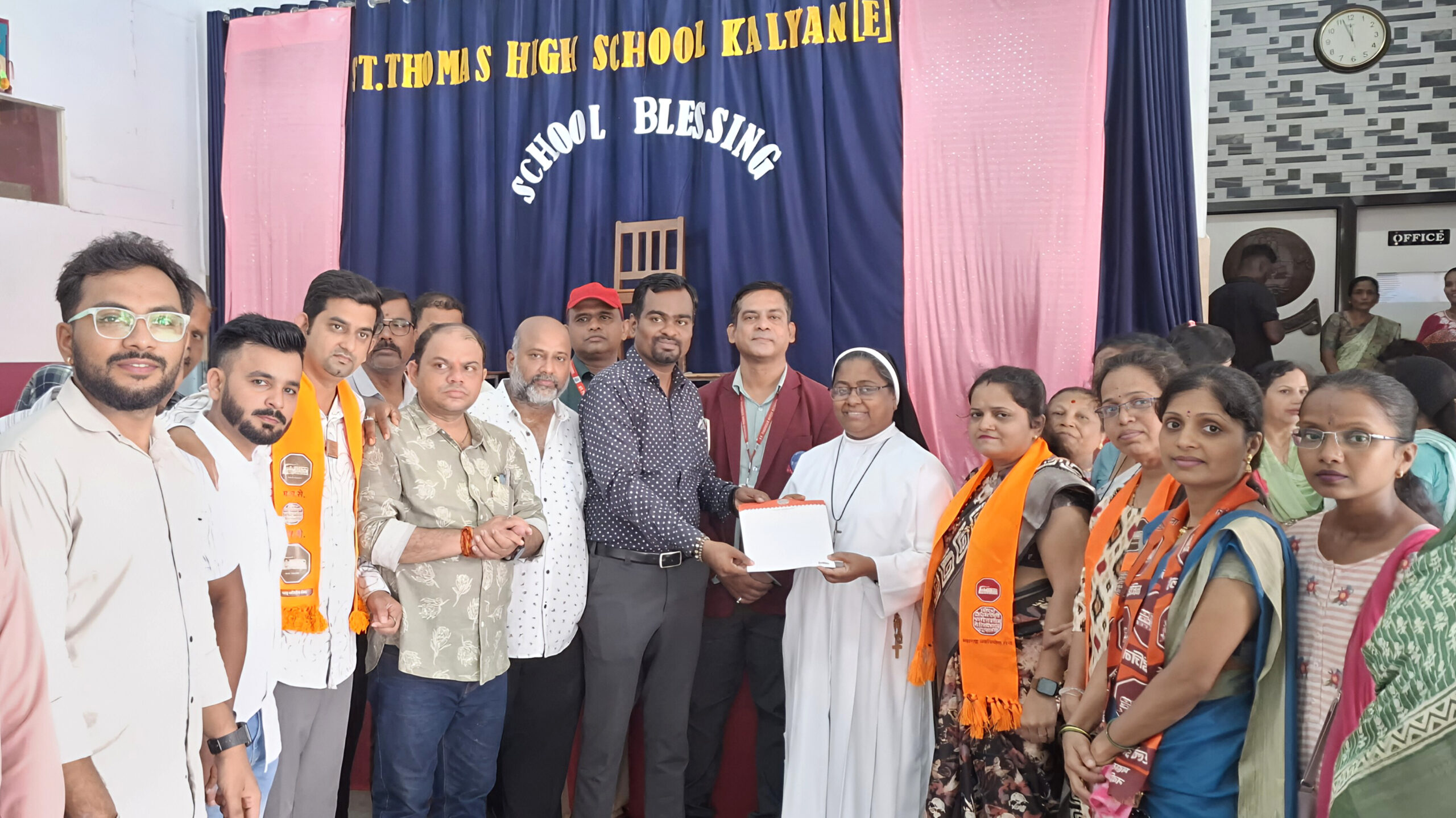 हिंदी शिकवायची नाही! मनसेचं शाळांना पत्र